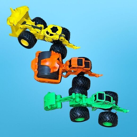 Monster Jam Official Dirt Squad 3-Pack of Monster Trucks 1:64 Scale - Picture 6 of 6